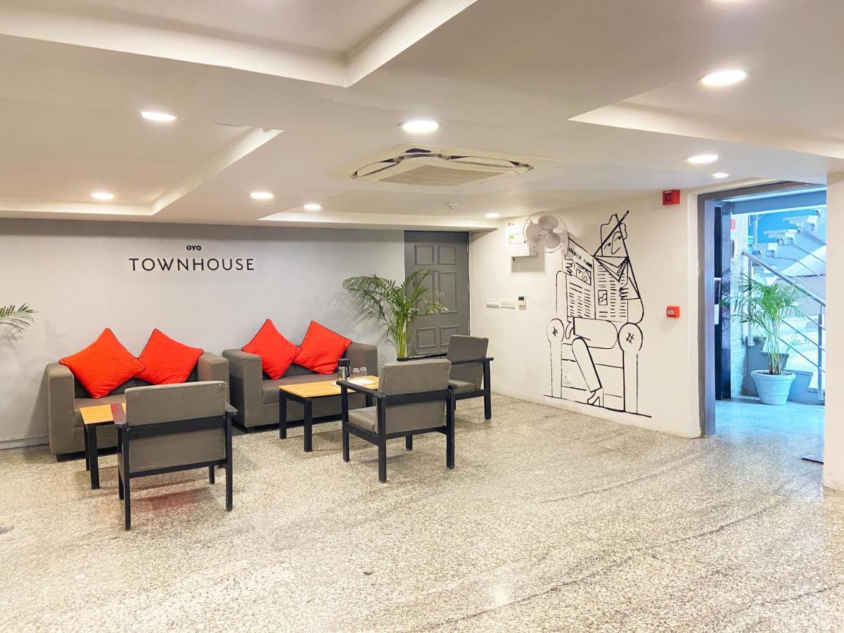 Hotel Golden Saffron By Qotel-Punjabi Bagh New Delhi Buitenkant foto