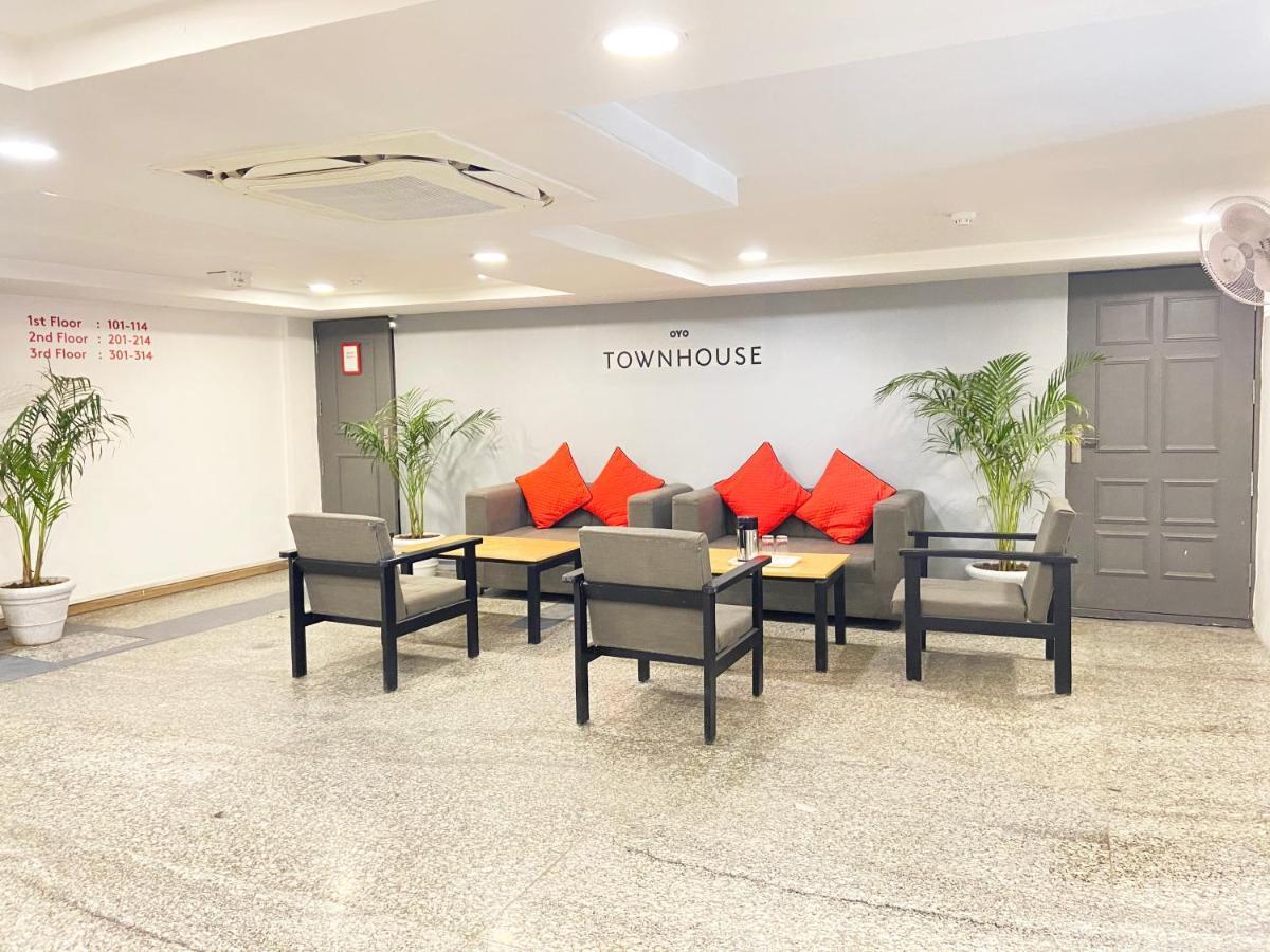 Hotel Golden Saffron By Qotel-Punjabi Bagh New Delhi Buitenkant foto