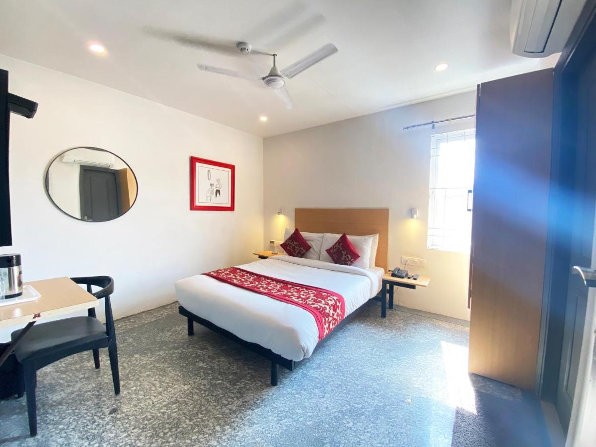 Hotel Golden Saffron By Qotel-Punjabi Bagh New Delhi Buitenkant foto