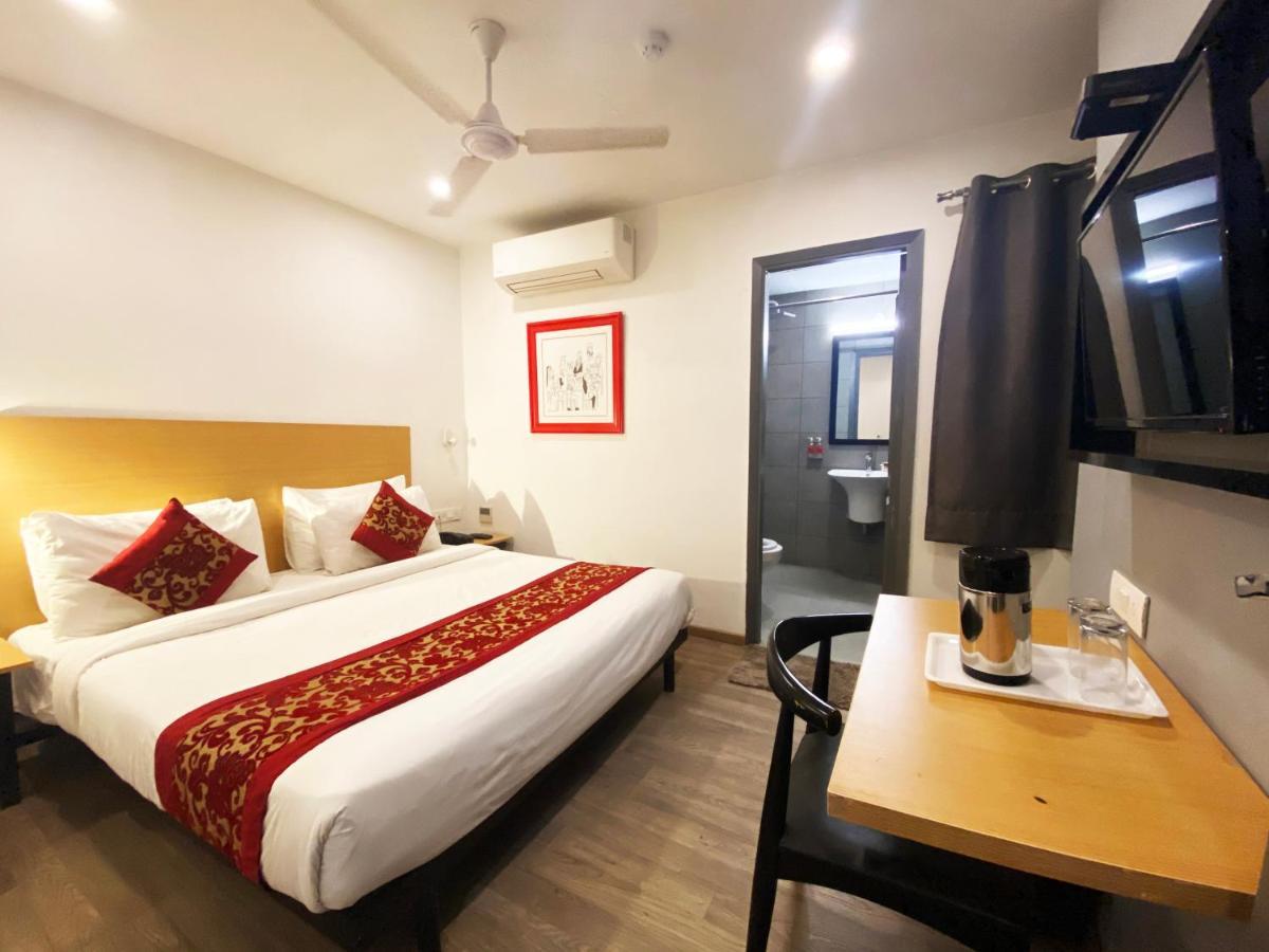 Hotel Golden Saffron By Qotel-Punjabi Bagh New Delhi Buitenkant foto