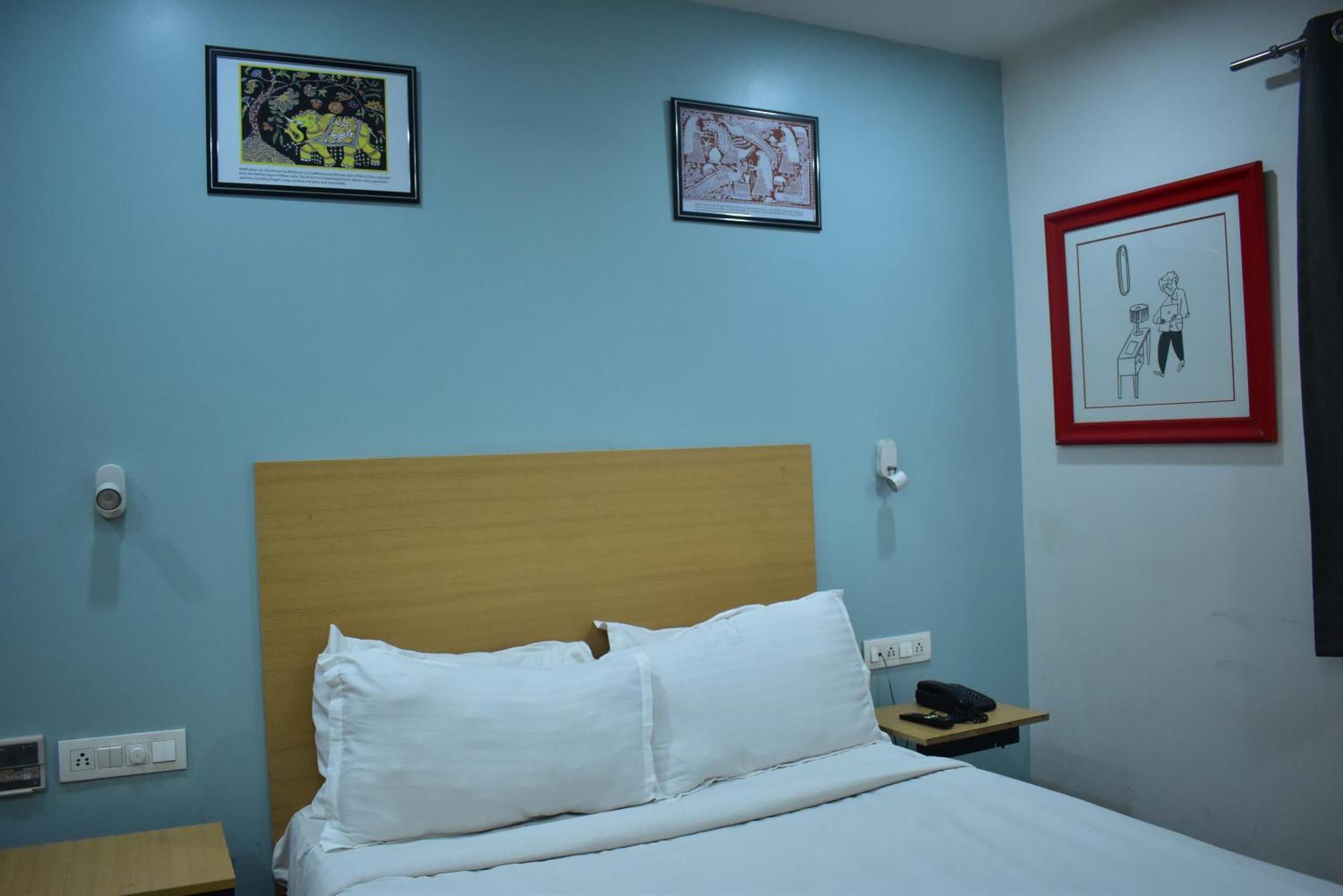 Hotel Golden Saffron By Qotel-Punjabi Bagh New Delhi Buitenkant foto