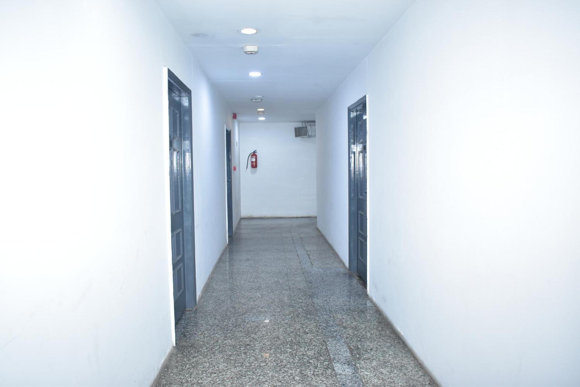 Hotel Golden Saffron By Qotel-Punjabi Bagh New Delhi Buitenkant foto