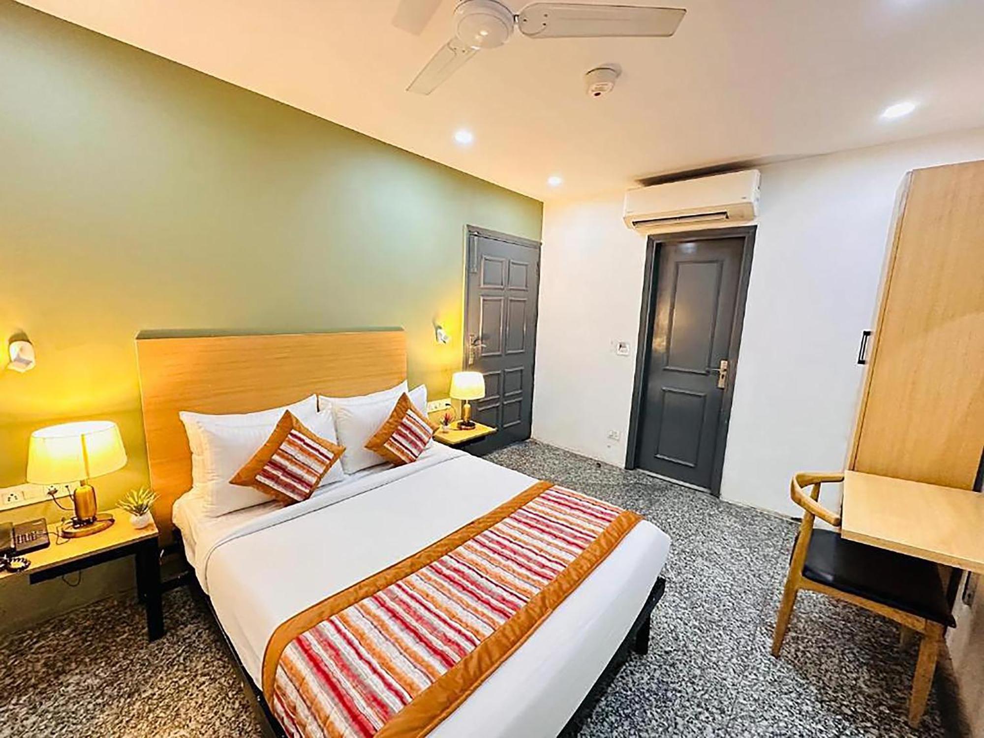 Hotel Golden Saffron By Qotel-Punjabi Bagh New Delhi Buitenkant foto