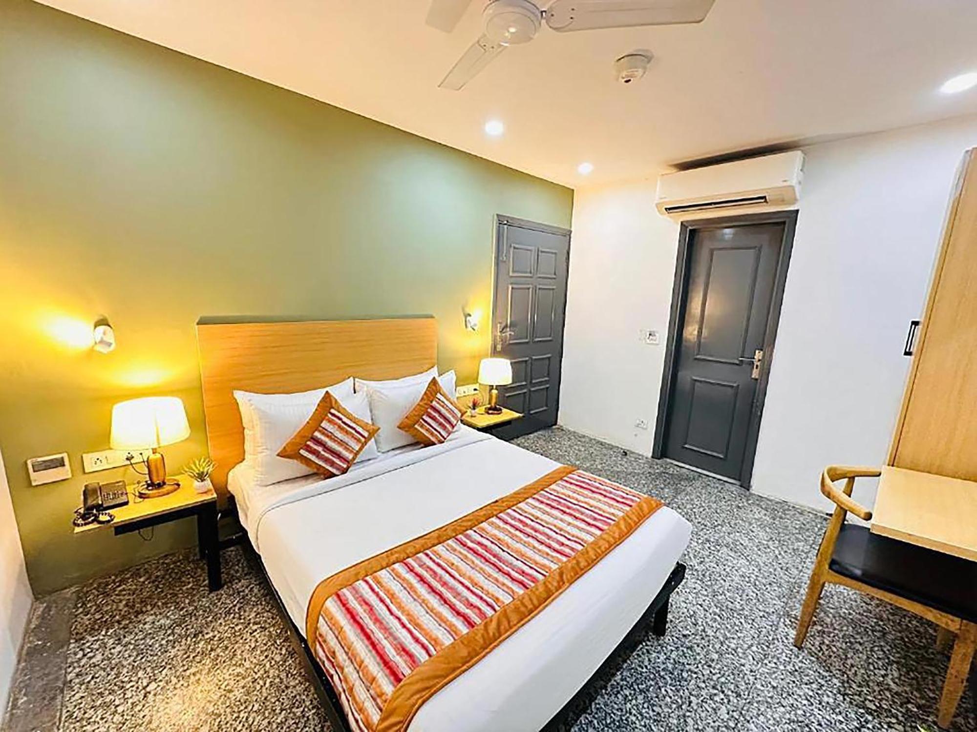 Hotel Golden Saffron By Qotel-Punjabi Bagh New Delhi Buitenkant foto