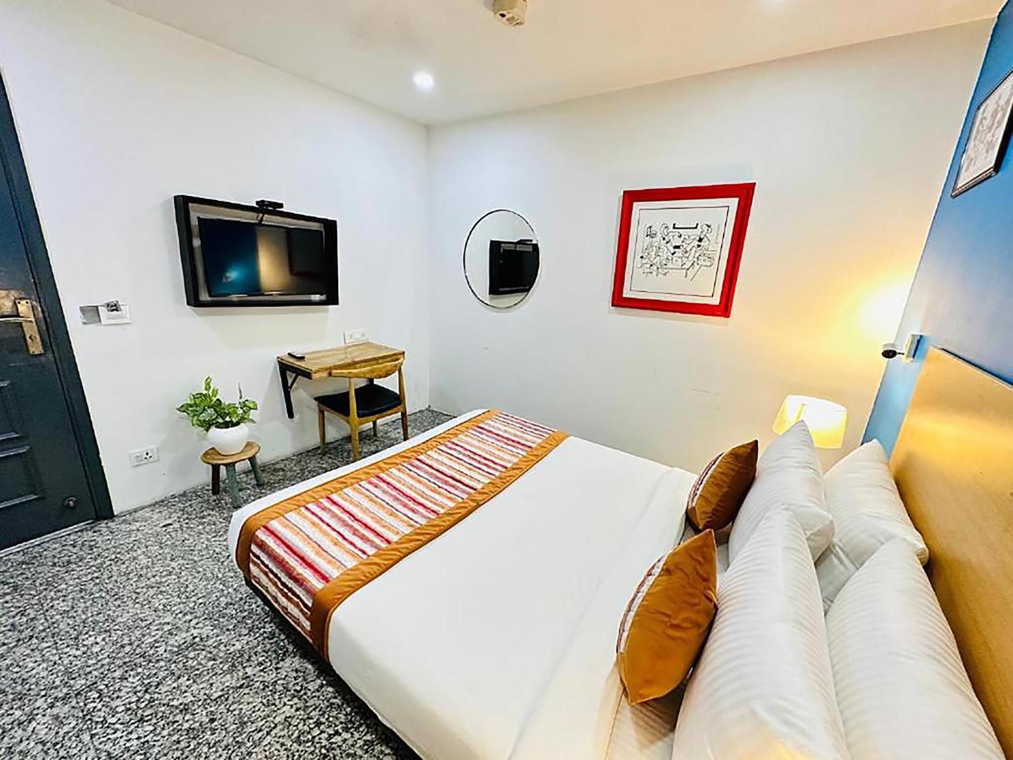 Hotel Golden Saffron By Qotel-Punjabi Bagh New Delhi Buitenkant foto
